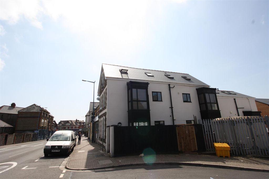 Property photo 2 of 12 Img_0584.Jpg