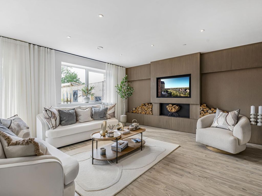 Property photo 2 of 17 Canalside Quarter, Living Room Lower Ground Floor