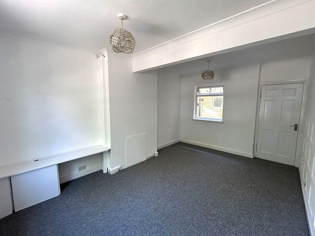 Property photo 3 of 12 Picture No. 06