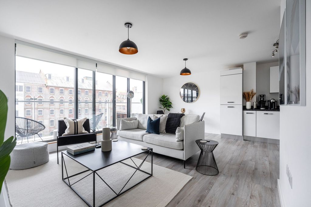 Property photo 3 of 20