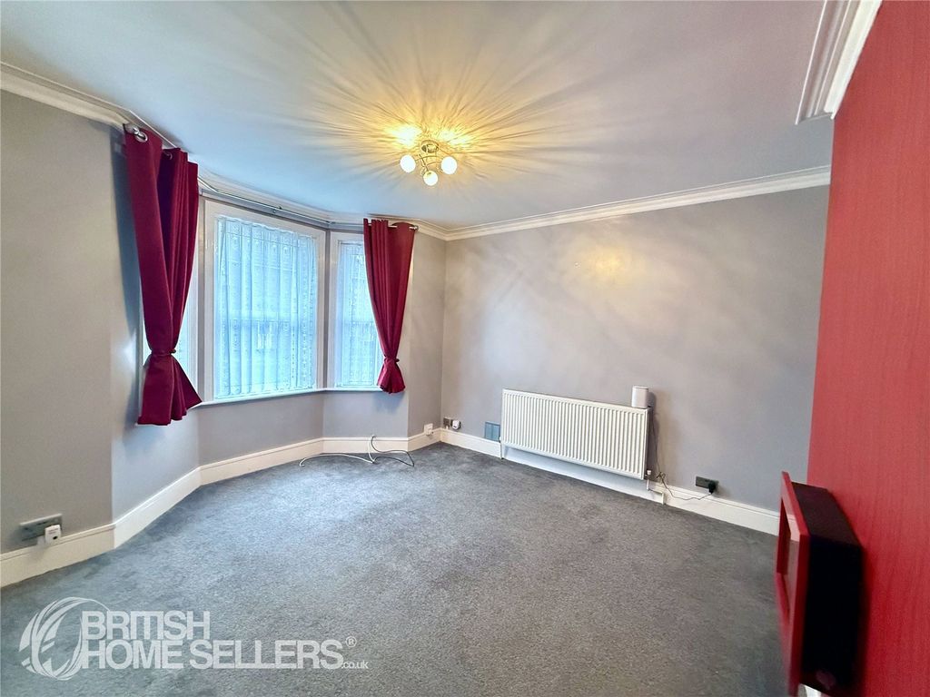 Property photo 2 of 12 Picture No. 04