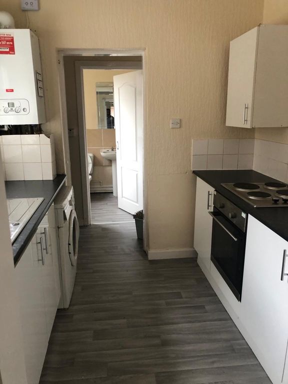 Property photo 1 of 9 Available 3/4 Bedroom House In Upper Gloucester Road, M6