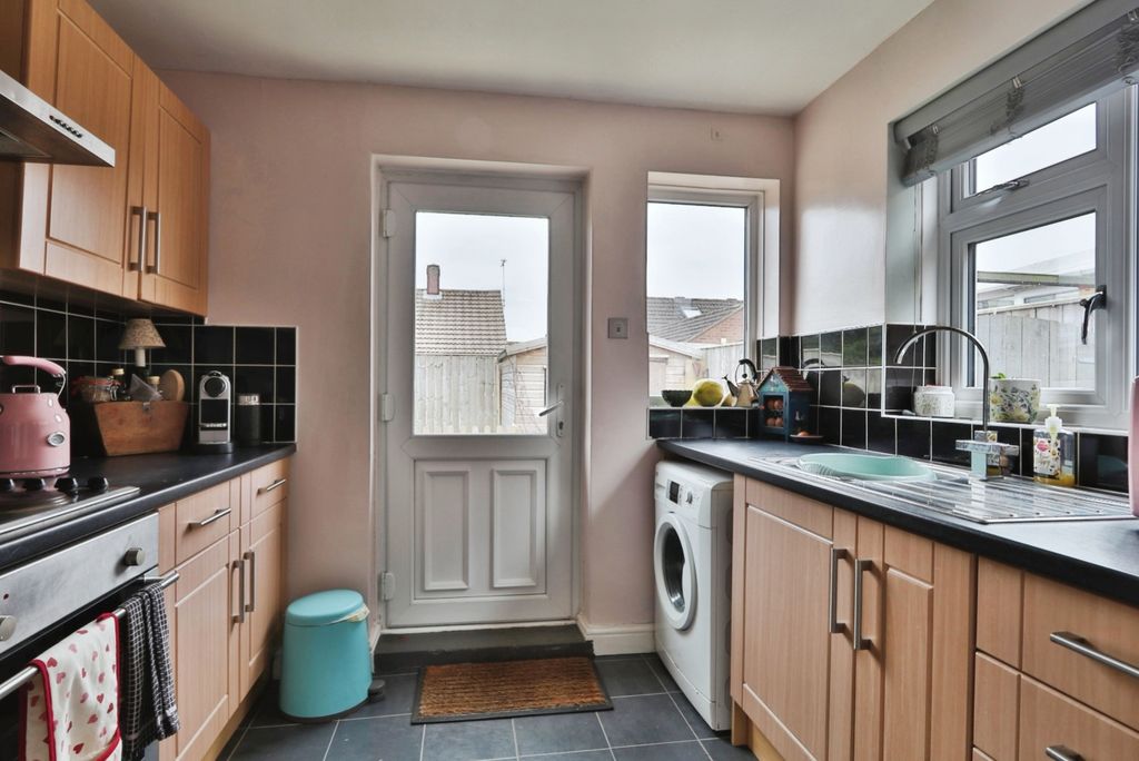 Property photo 3 of 11 3951457