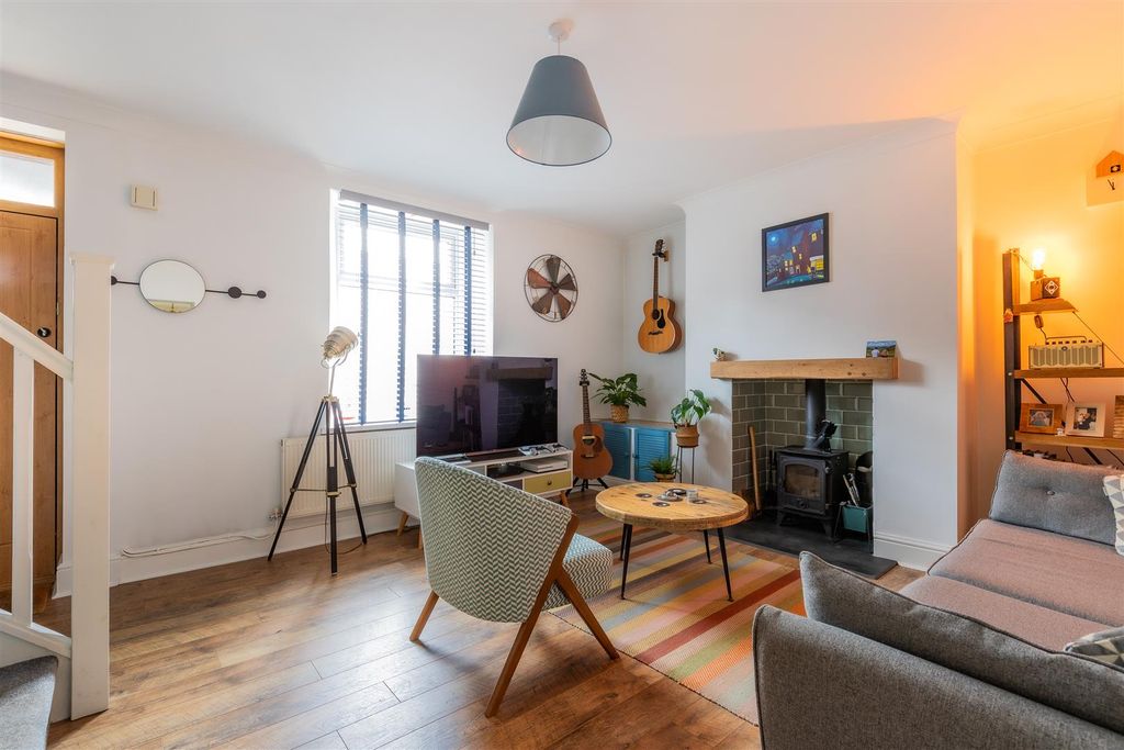 Property photo 3 of 33 Conybeare Road 23-10.Jpg