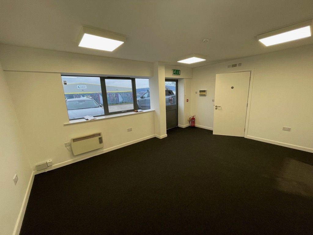 Property photo 3 of 9 Photo 5