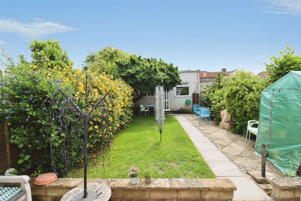 Property photo 2 of 17 Pbox-Img.Jpg