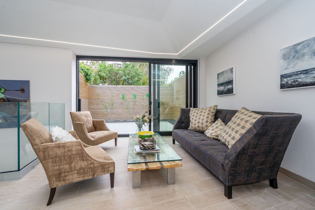 Property photo 3 of 40 3