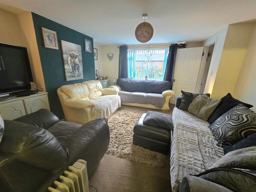 Property photo 3 of 10 Lounge 1.Jpg