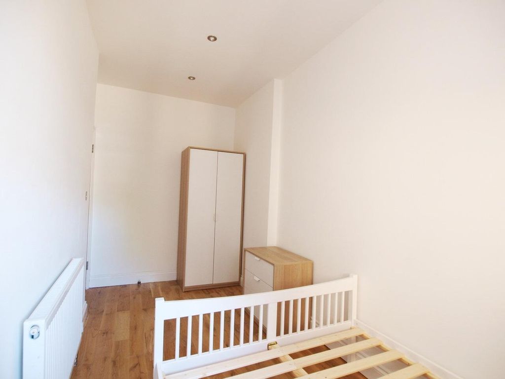 Property photo 1 of 7 Bedroom