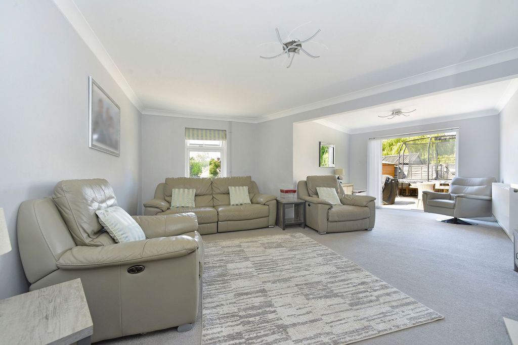 Property photo 2 of 18 Photo 7