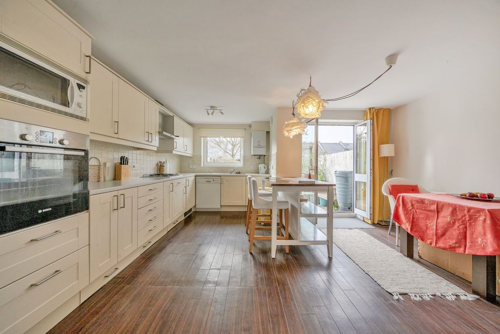 Property photo 2 of 24 Photo 4