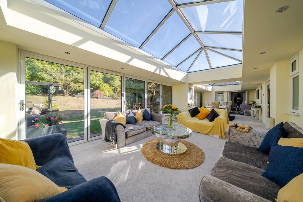 Property photo 3 of 24 1527828-12-6Abfce...