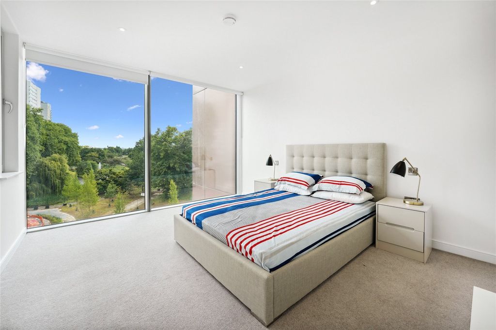 Property photo 2 of 11