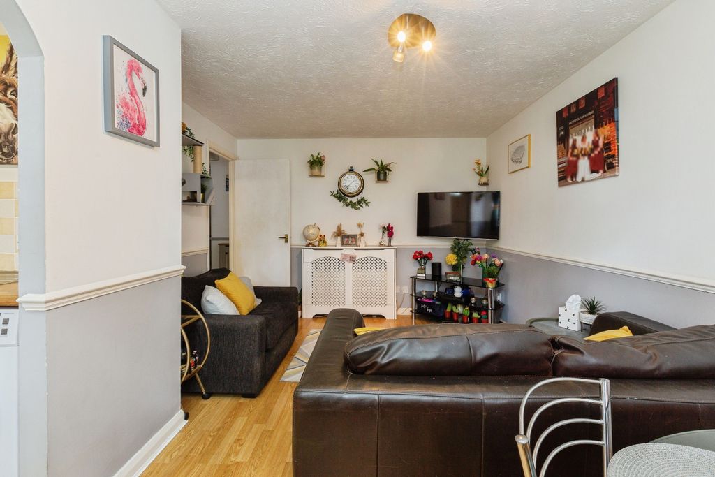 Property photo 3 of 10