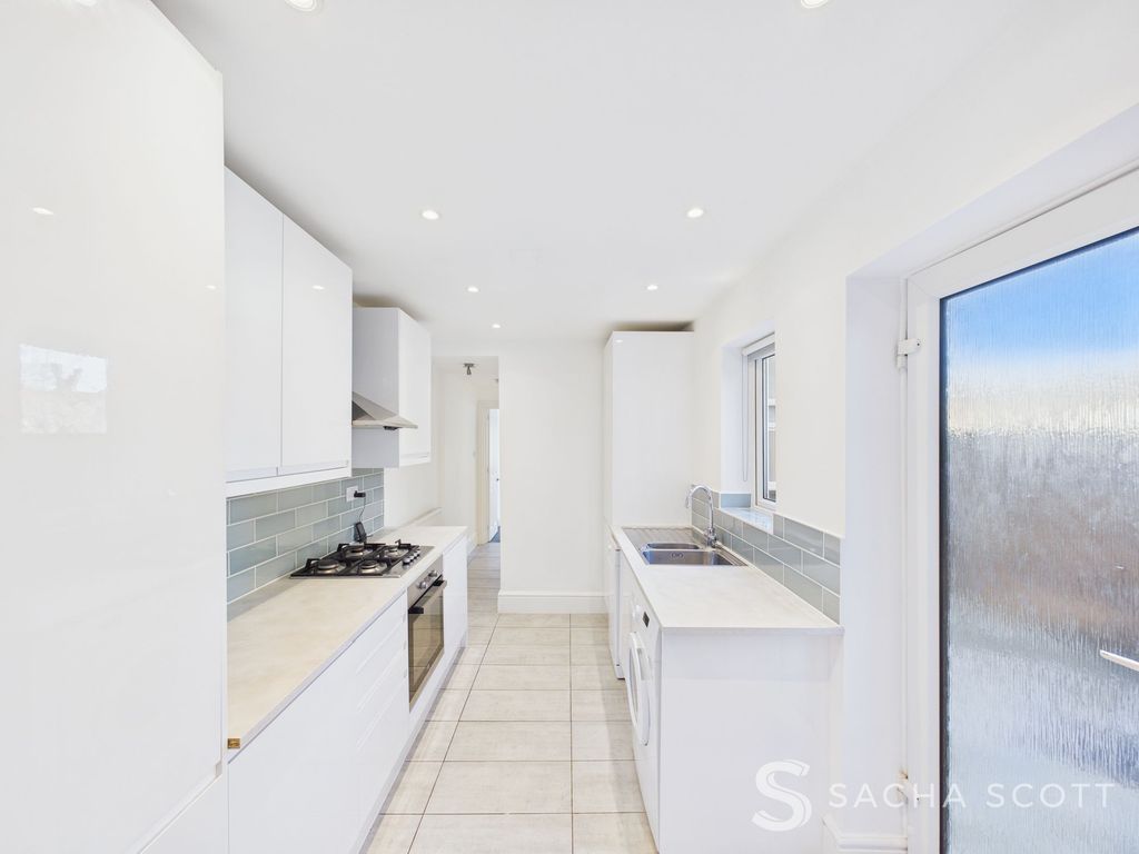 Property photo 3 of 22 Kitchen