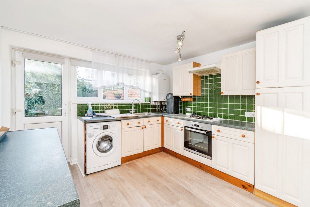 Property photo 2 of 18 Photo