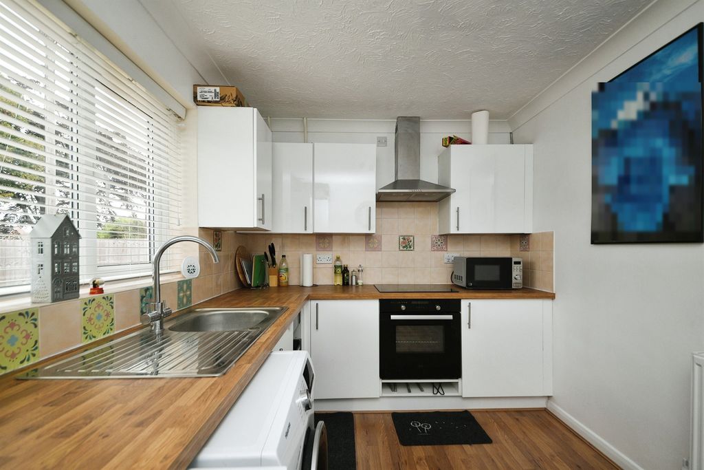 Property photo 3 of 14