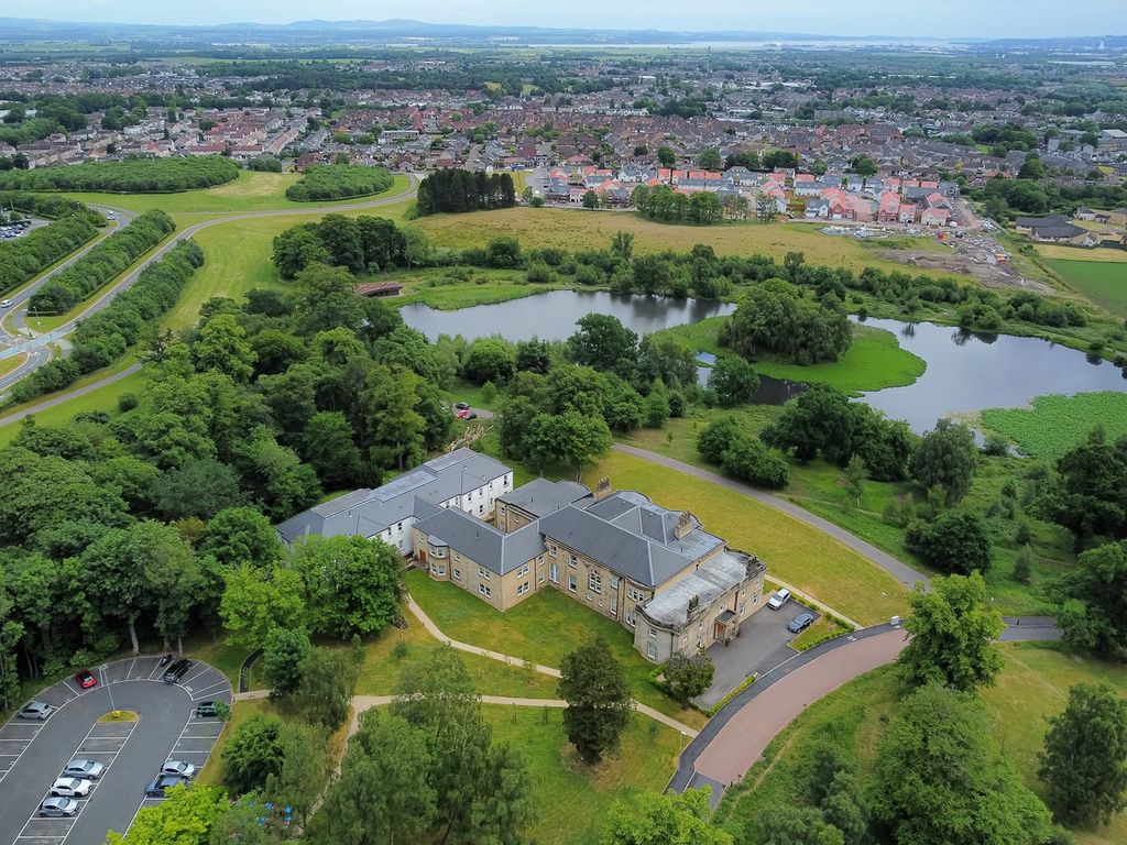 Property photo 2 of 42