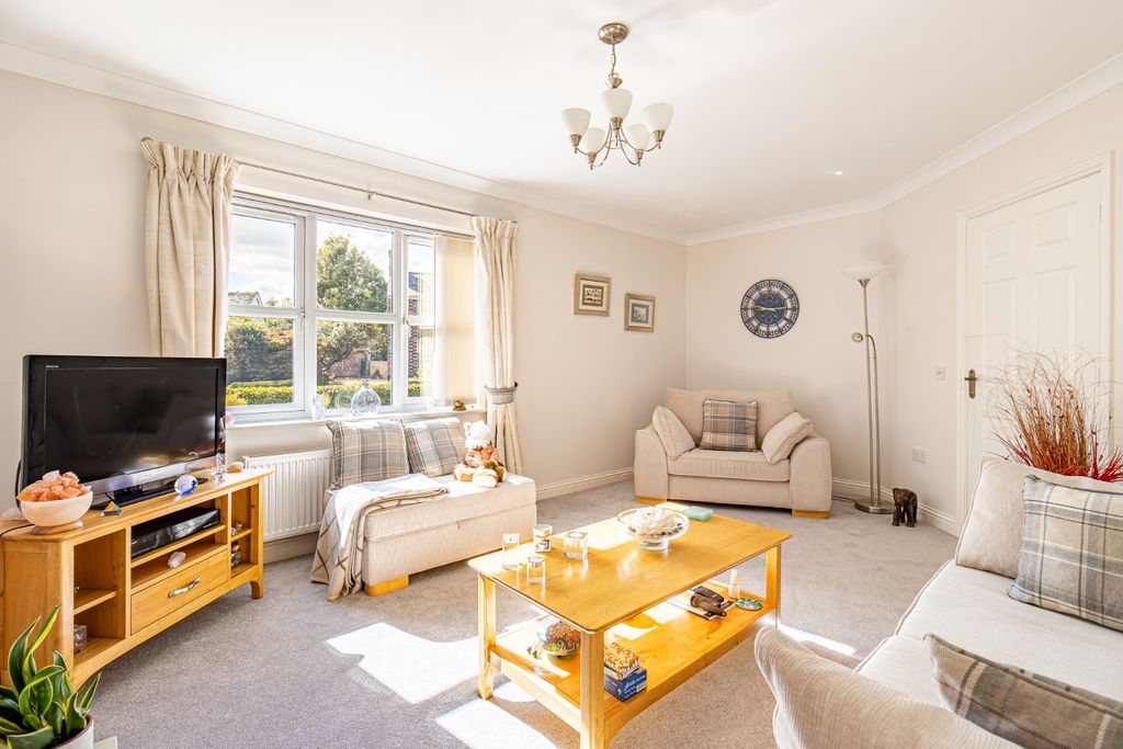 Property photo 3 of 28 5476325