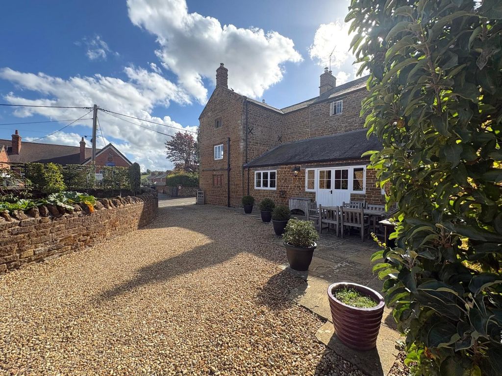 Property photo 1 of 49 Picture No. 91