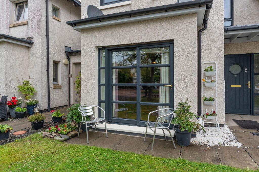 Property photo 2 of 30