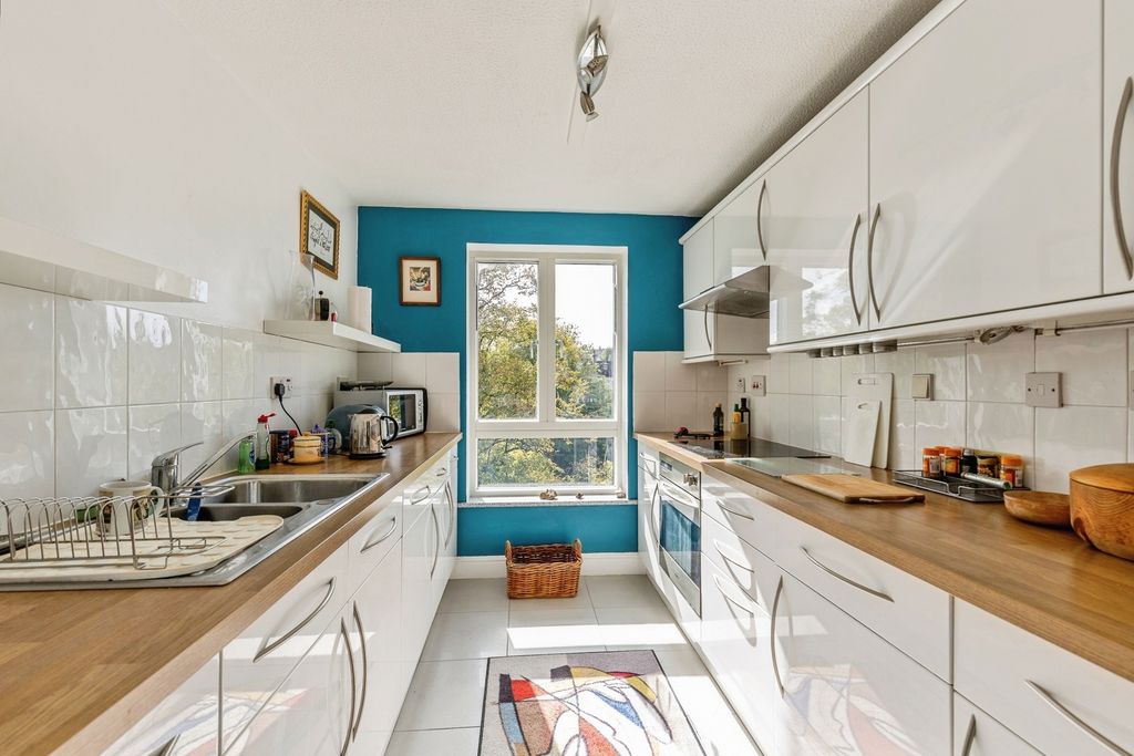 Property photo 3 of 12 Pbox-Img.Jpg
