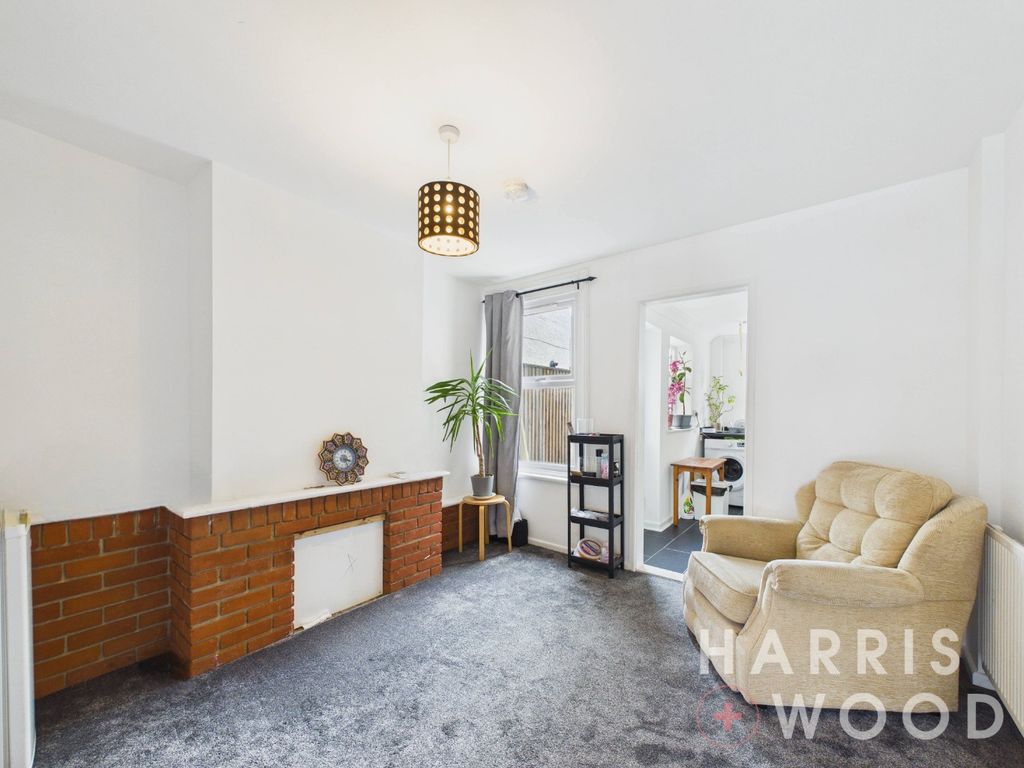Property photo 2 of 18 4893935