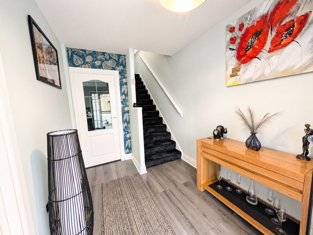 Property photo 2 of 27
