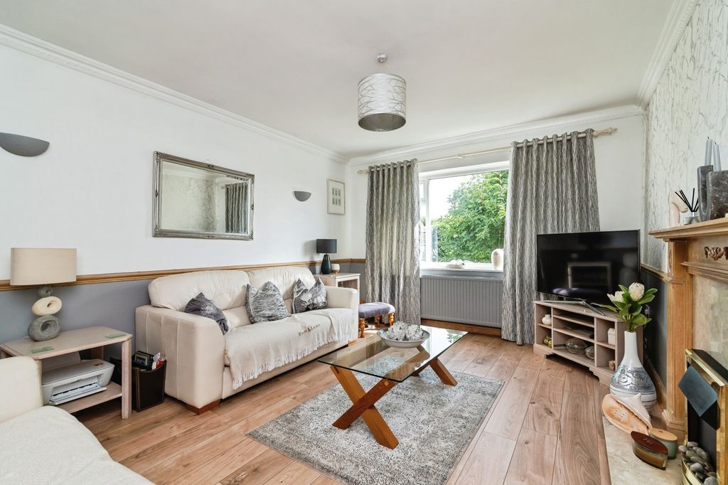 Property photo 2 of 21 Pbox-Img.Jpg
