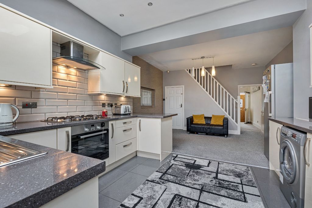 Property photo 2 of 27 4004042