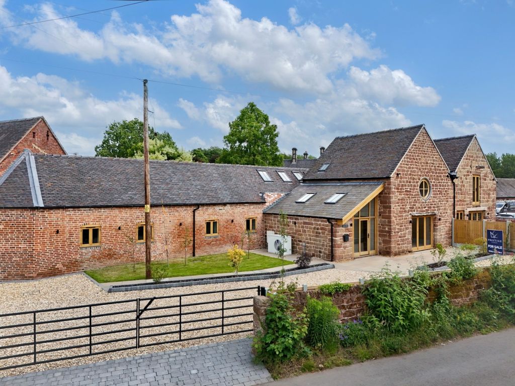 Property photo 3 of 35 3390142