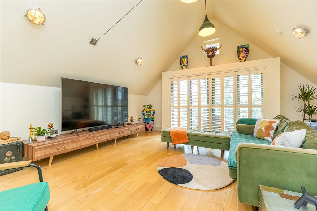 Property photo 2 of 26 Living Kitchen