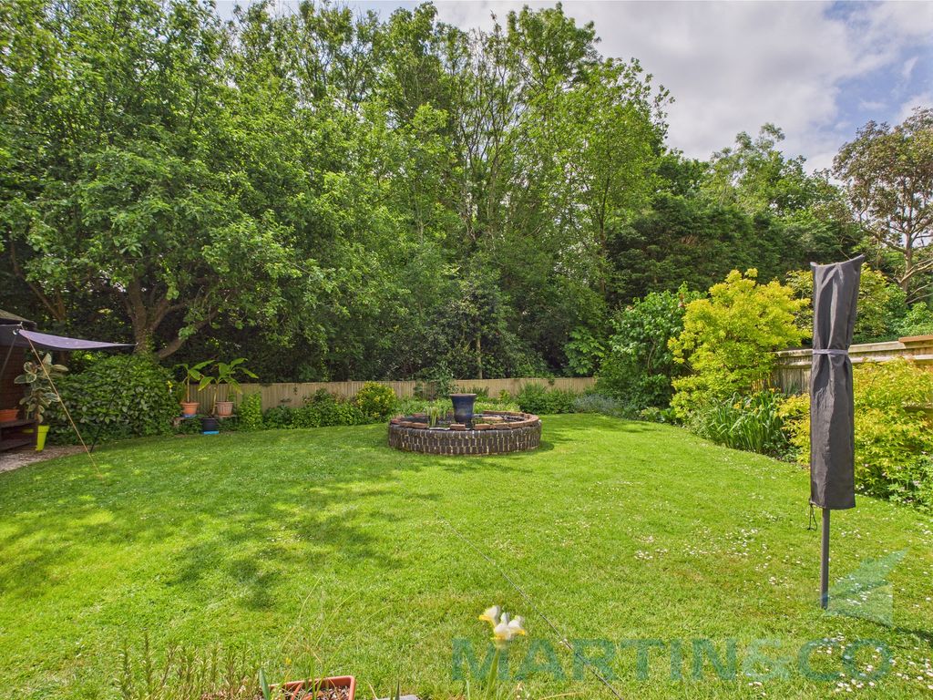 Property photo 3 of 12 Cam01059G0-Pr0268-Still004