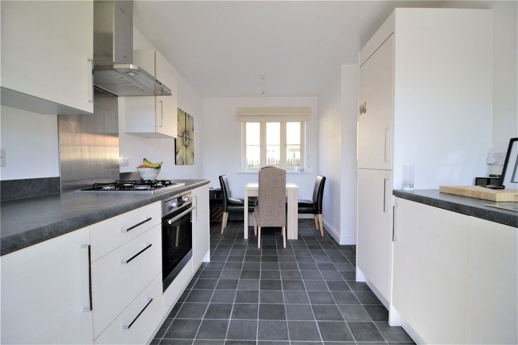 Property photo 2 of 17 Picture No. 16