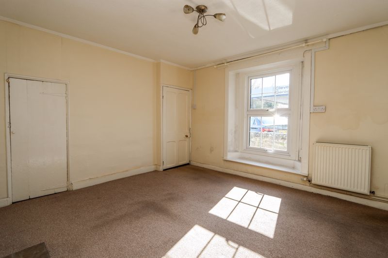 Property photo 3 of 10 Dining Room