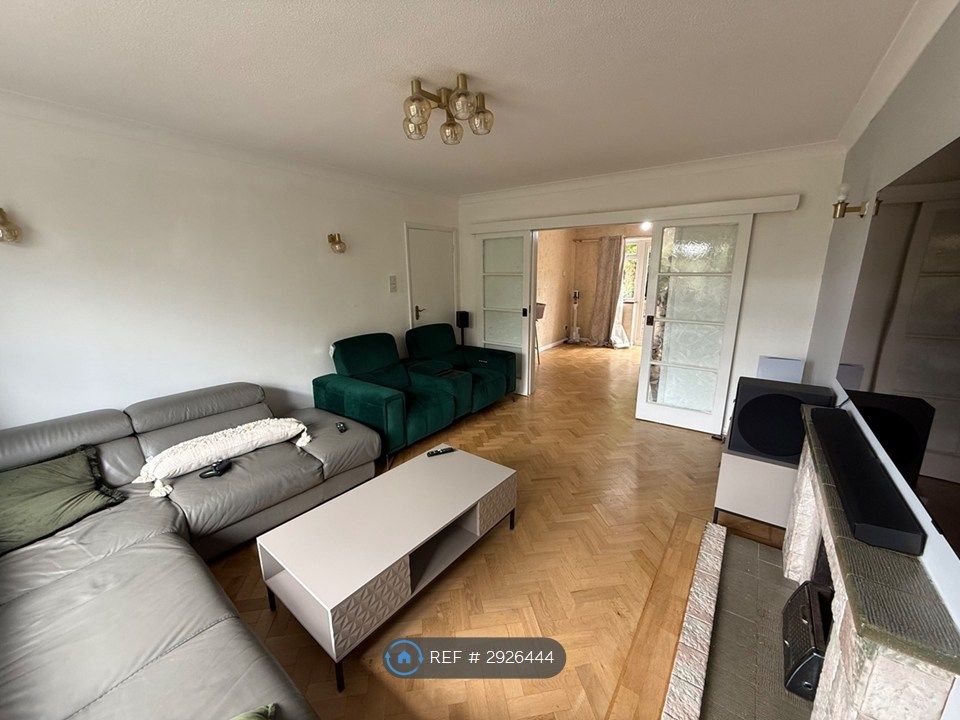 Property photo 3 of 13