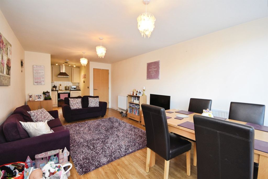 Property photo 3 of 13