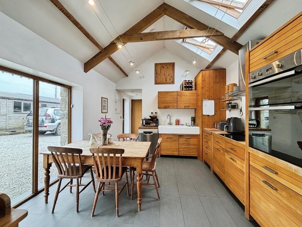 Property photo 3 of 35 4981177