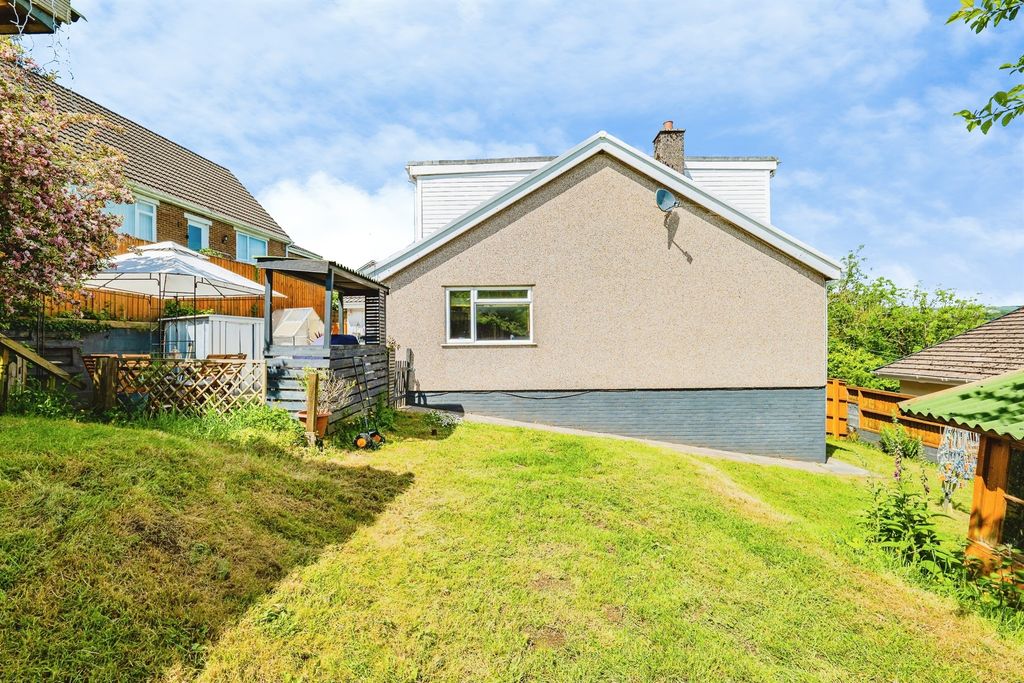 Property photo 2 of 29