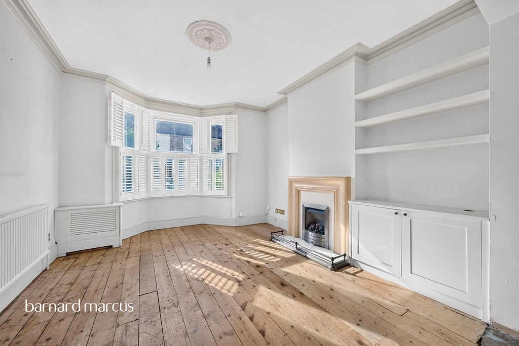 Property photo 3 of 10