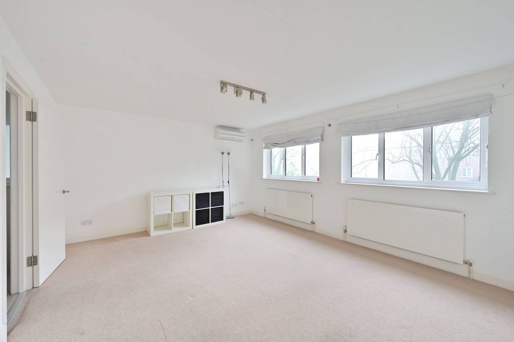 Property photo 3 of 8