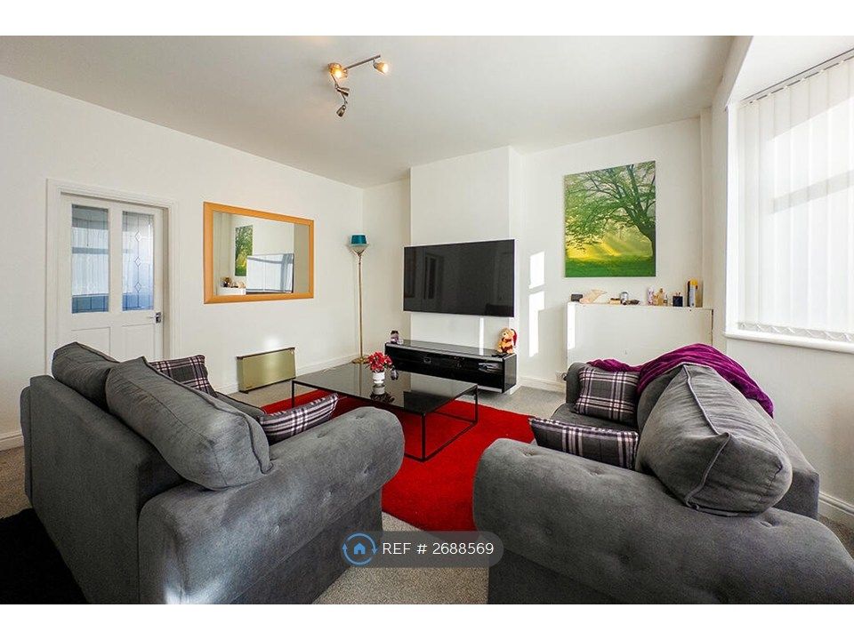 Property photo 2 of 28