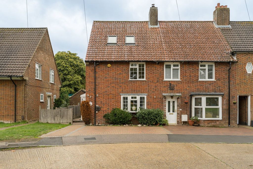 Property photo 3 of 28