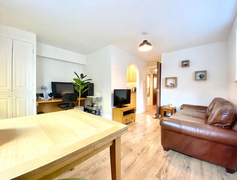 Property photo 3 of 11