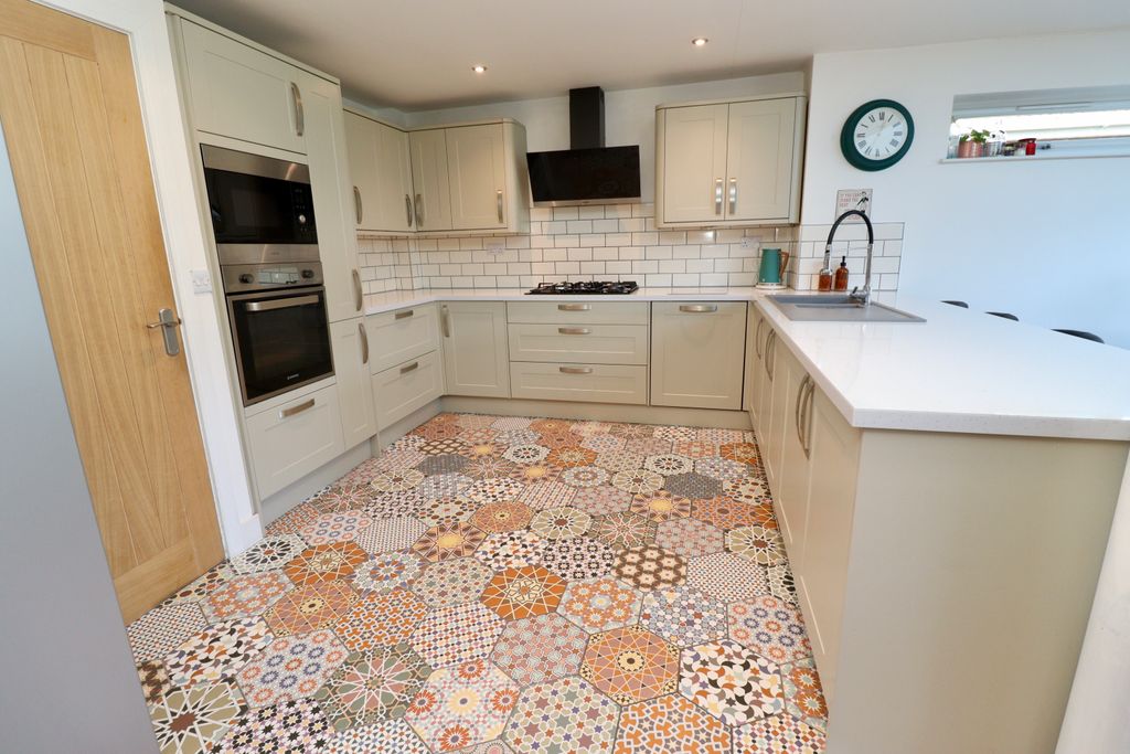 Property photo 2 of 24 Img_1310