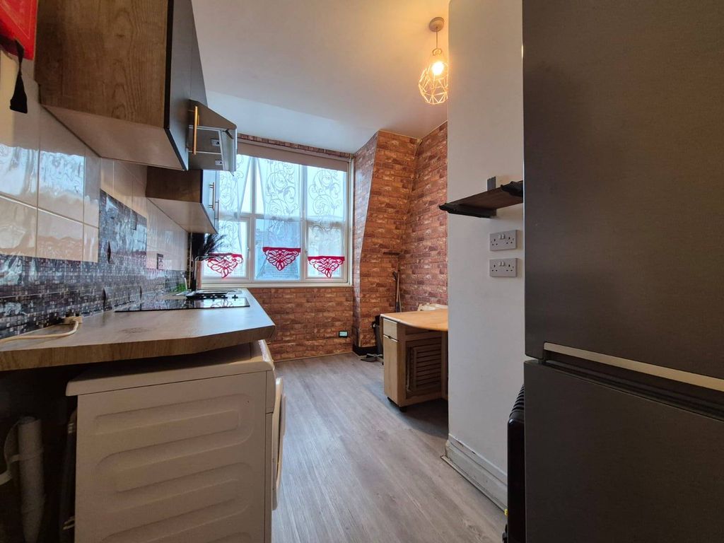 Property photo 3 of 4 Kitchen