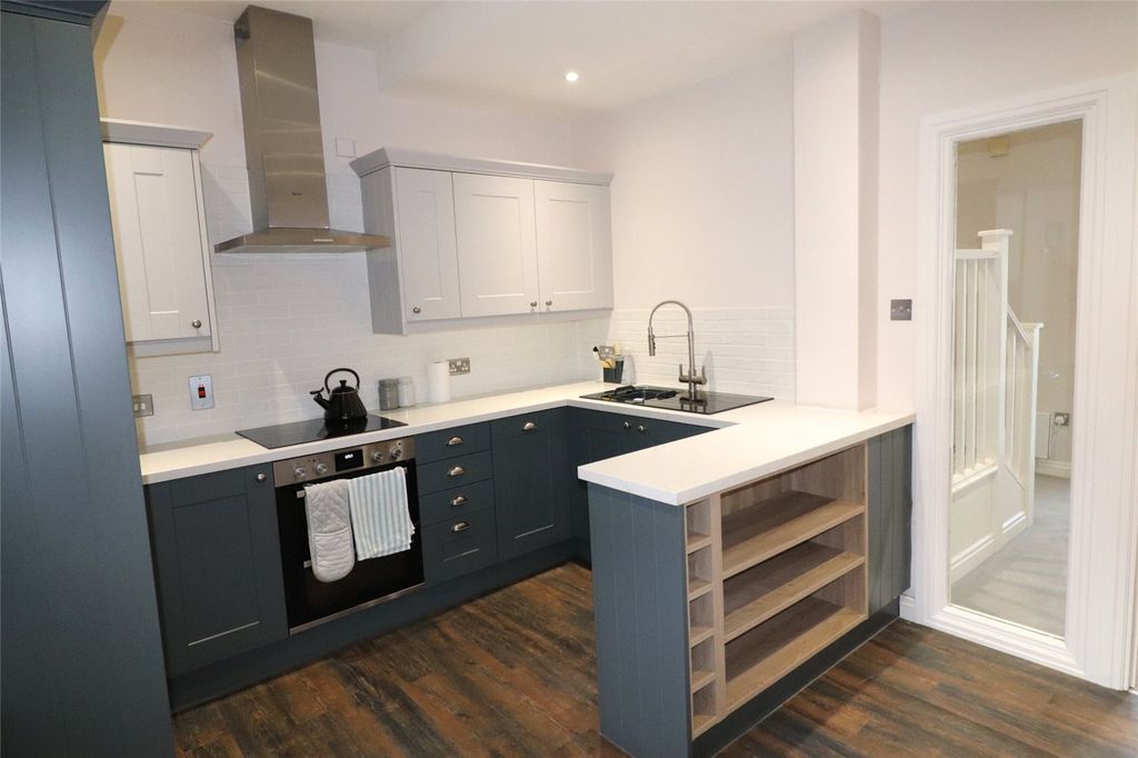 Property photo 2 of 16 Photo 06