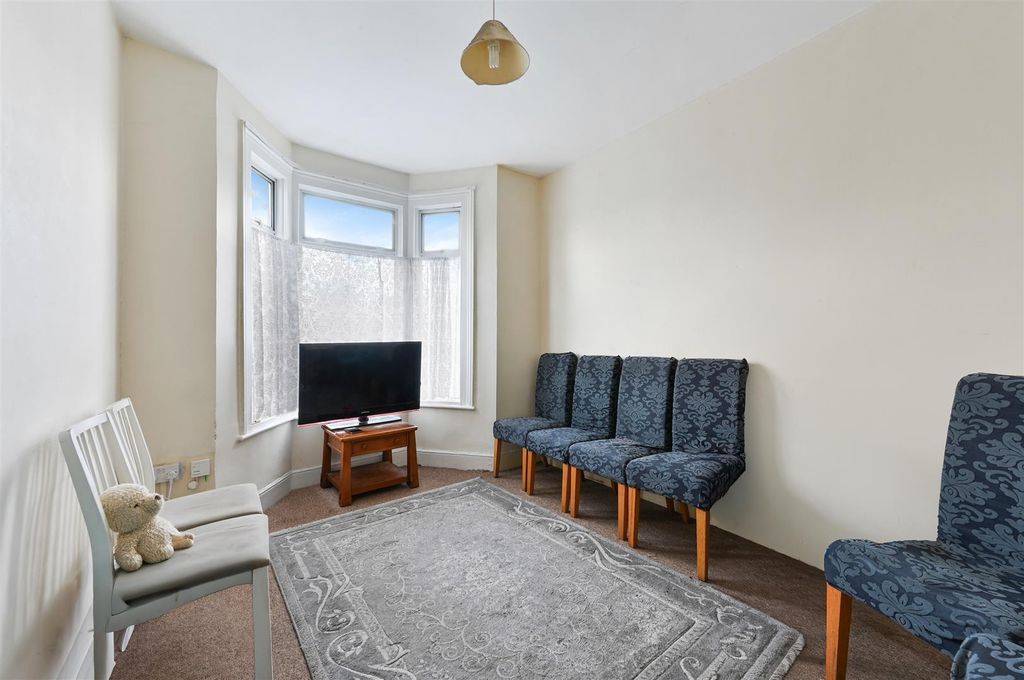 Property photo 2 of 10 Reception