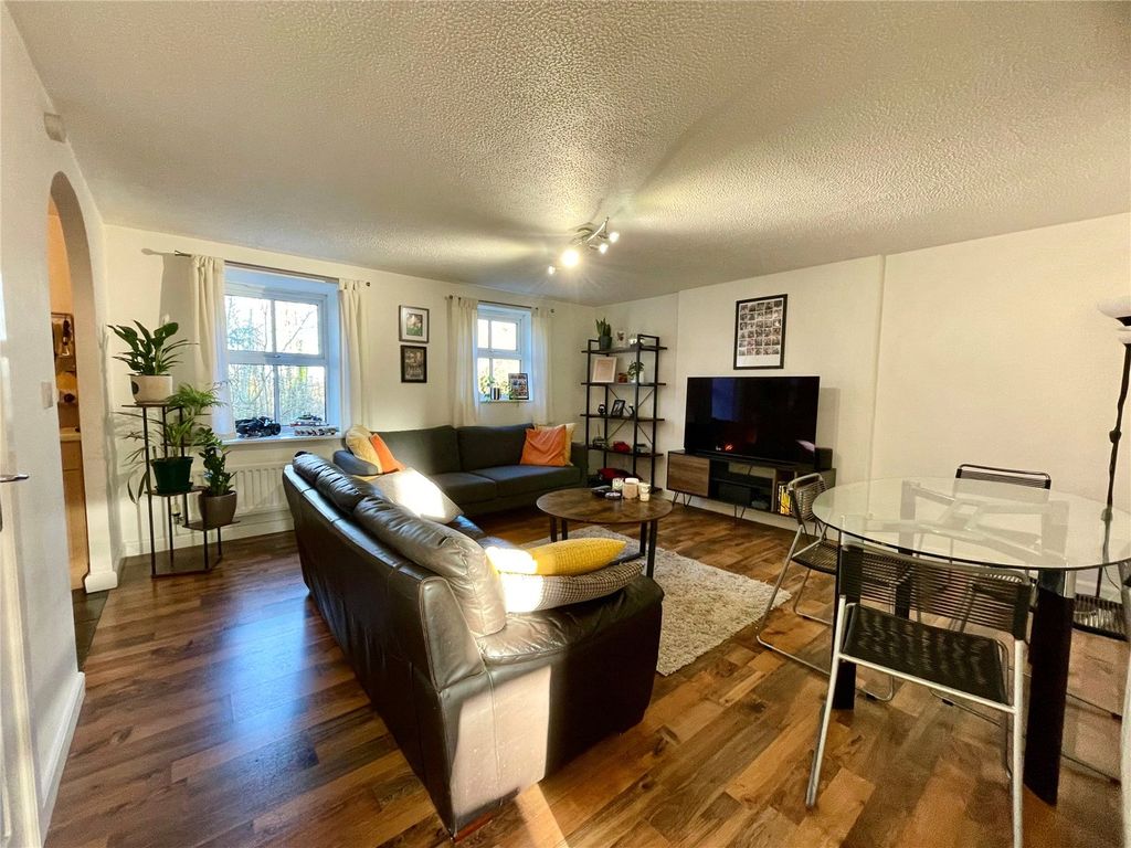 Property photo 3 of 9 Lounge/Diner