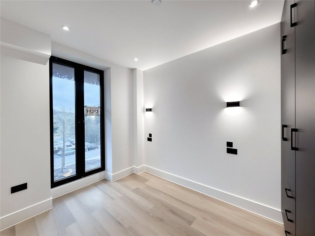 Property photo 3 of 8 Picture No. 08